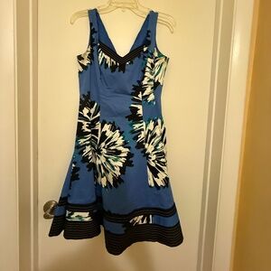 NINE WEST SIZE 4 FIT 'N FLARE DRESS